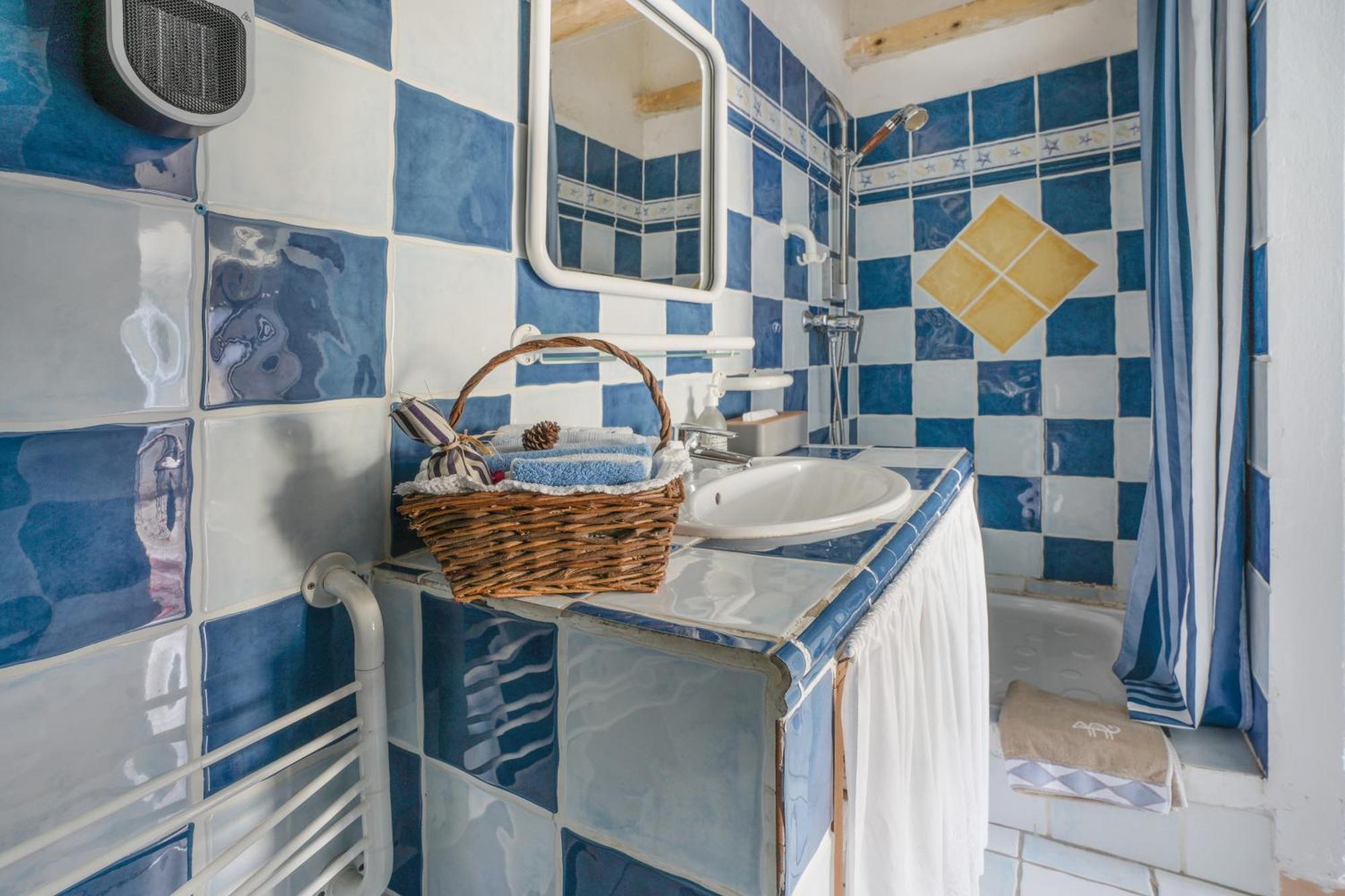 Clos Des Herissons - Chambres D'Hote - Piscine & Jardin Lauris Εξωτερικό φωτογραφία